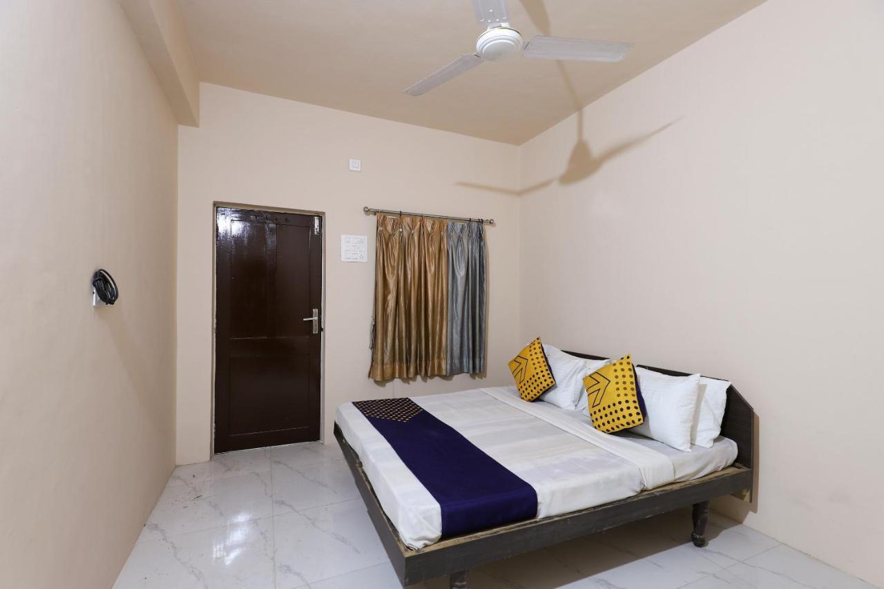 Spot On 64818 Hotel Minal Jāmnagar Exterior foto